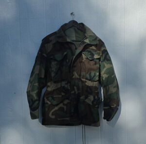 1991 US Army M-65 Woodland Camo Field Jacket Small Short Centre Mfg No Liner